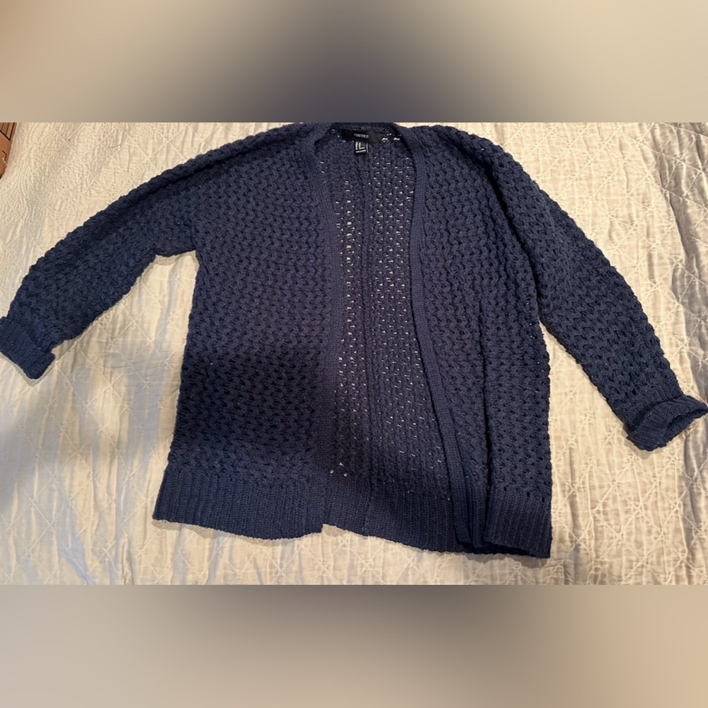 Forever 21 Deep Blue Textured Women’s Cardigan- size- medium. Great condition! - Picture 1 of 10